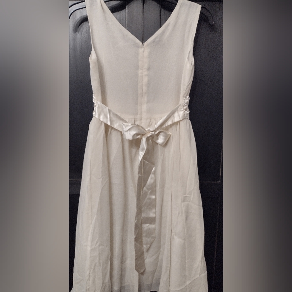 Dress - Picture 2 of 3